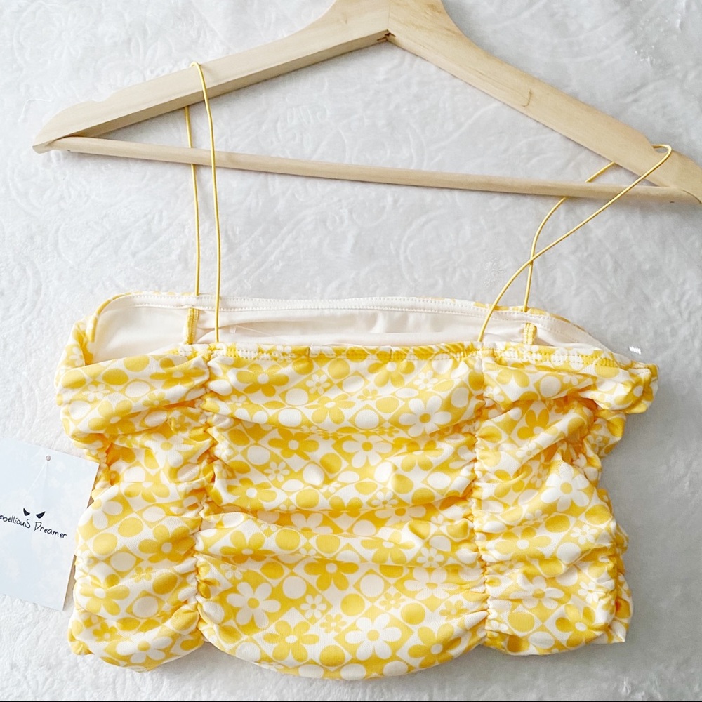 NWT Yellow & White 70’s Floral Print Ruched Cropped Camisole - Picture 10 of 11